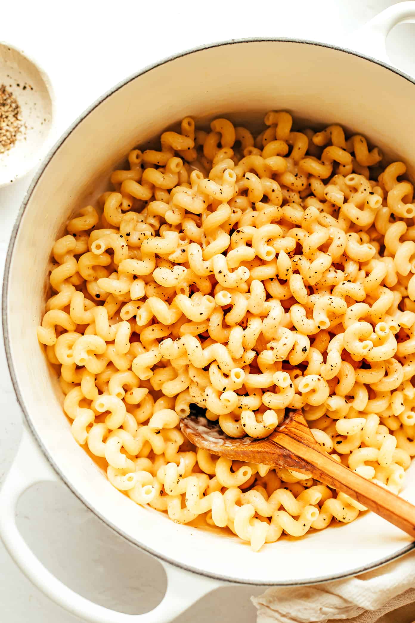 Macarrão com queijo de uma panela só